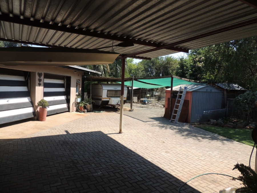 4 Bedroom Property for Sale in Oos Einde North West